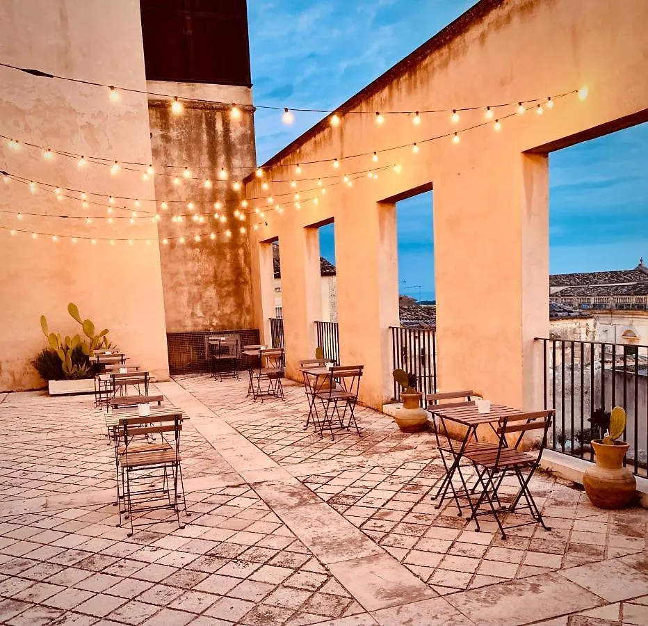 Hostel Ostello Della Gioventu - Il Castello Noto Italy