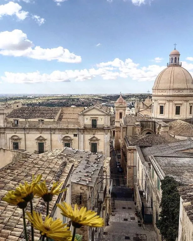 Hostel Ostello Della Gioventu - Il Castello Noto Italy