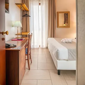 3* Hotel Flora