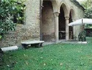 antica-corte-hotel-residence-di-charme-ferrara.emilia-romagnahotels.net/